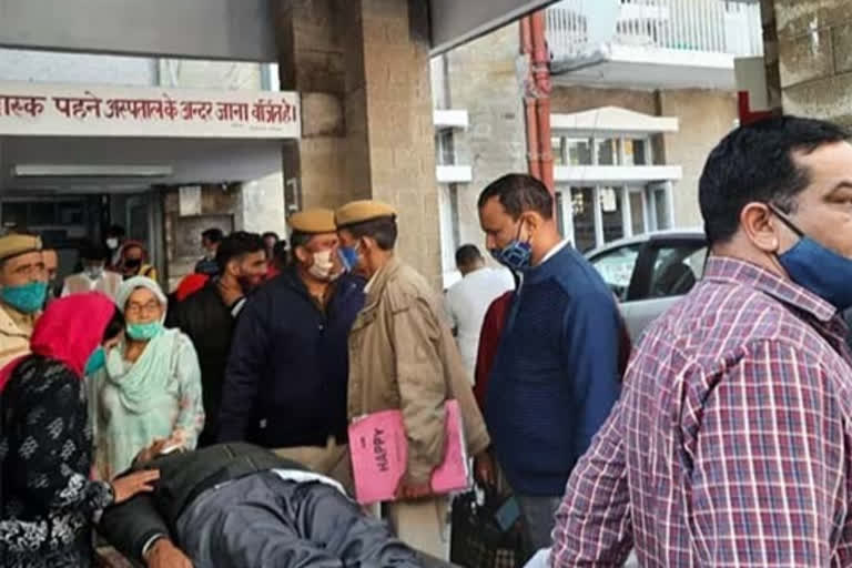 पुलिसकर्मी घायल