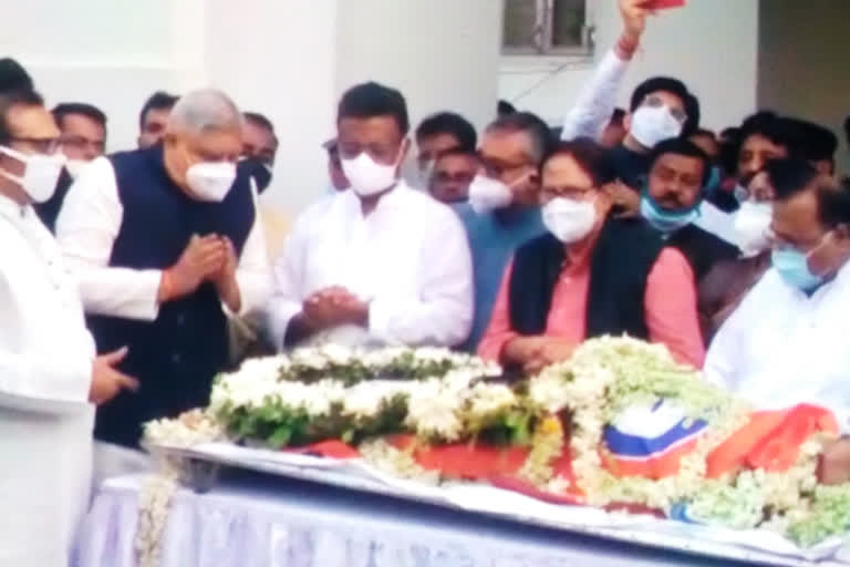 All party leaders attended the last rites of Subrata Mukherjee