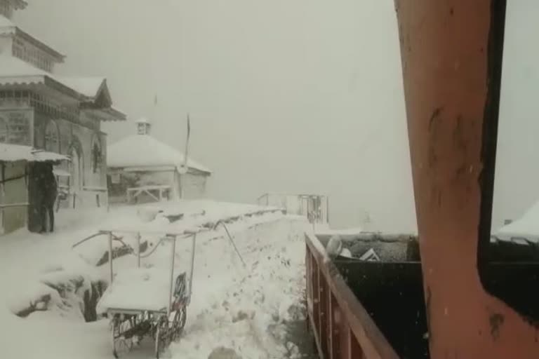 mughal road closed due to snow fall