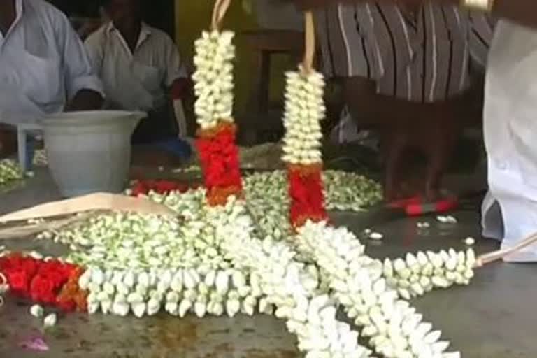 flower price, madurai market, heavy rainfall, rain disasters, பூ விலை, மலர் சந்தை விலை, மதுரை சந்தை, மலர் சந்தை, மலர் விலை