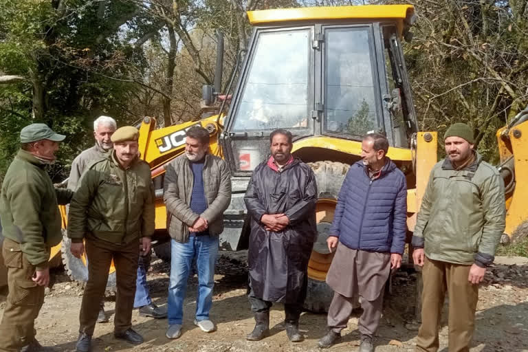 Handwara Police along with Mining & Geology department seized 01 JCB