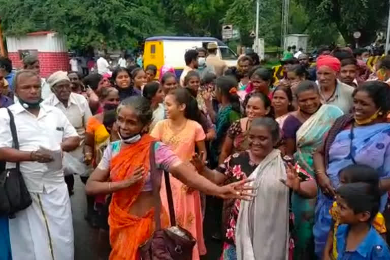 முதலமைச்சருக்கு ஆடி பாடி நன்றி தெரிவித்த குறவர்கள்