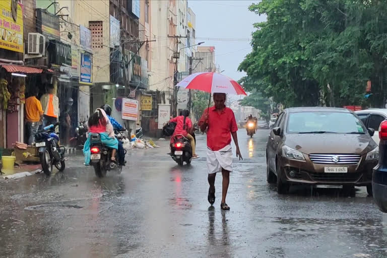 Rains continue in Karnataka, Karnataka rain,Karnataka rain news, IMD Yellow alert for Bengaluru, IMD Yellow alert for Bengaluru and some districts, ವಾಯುಭಾರ ಕುಸಿತ, ವಾಯುಭಾರ ಕುಸಿತ ಹಿನ್ನೆಲೆ ರಾಜ್ಯದಲ್ಲಿ ಭಾರೀ ಮಳೆ, ರಾಜ್ಯದಲ್ಲಿ ಭಾರೀ ಮಳೆ ಸುದ್ದಿ, ಬೆಂಗಳೂರಿಗೆ ಯಲ್ಲೋ ಅಲರ್ಟ್​ ಘೋಷಣೆ, ಬೆಂಗಳೂರಿಗೆ ಯಲ್ಲೋ ಅಲರ್ಟ್​ ಘೋಷಿಸಿದ ಐಎಂಡಿ,