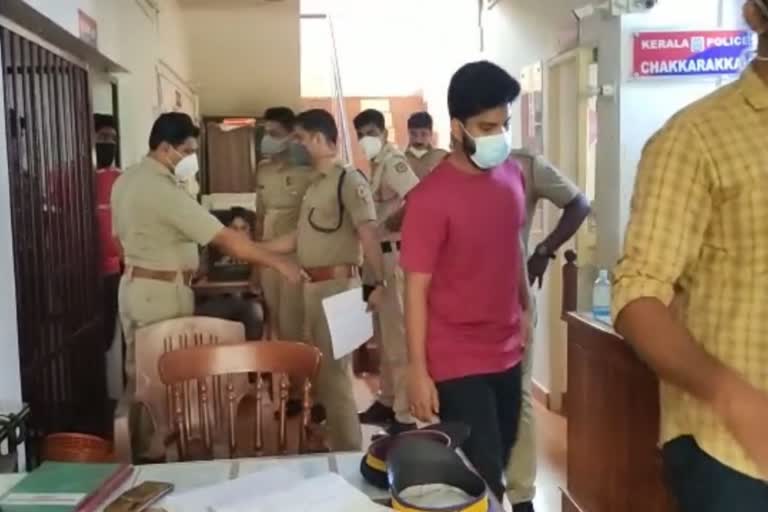 6 students held for ragging in Kerala  കണ്ണൂര്‍ കോളേജ് റാഗിങ്; ആറ് വിദ്യാര്‍ത്ഥികള്‍ അറസ്‌റ്റില്‍  കണ്ണൂര്‍ കോളേജ് റാഗിങ്  ആറ് വിദ്യാര്‍ത്ഥികള്‍ അറസ്‌റ്റില്‍  കണ്ണൂര്‍ കോളേജ് റാഗിങില്‍ ആറ് വിദ്യാര്‍ത്ഥികള്‍ അറസ്‌റ്റില്‍  റാഗിങ് നിരോധന നിയമം അനുസരിച്ചായിരുന്നു അറസ്‌റ്റ്‌  റാഗിങ് നിരോധന നിയമം  കണ്ണൂര്‍ നഹർ ആർട്സ് ആന്റ് സയൻസ് കോളജ്‌ റാഗിങ്  Ragging  college ragging  students arrested  arrest