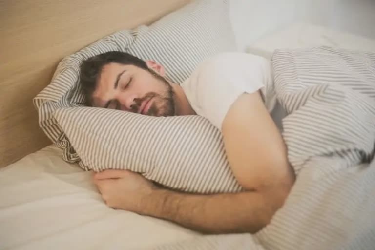 તમારા શરીરને દરરોજ રાત્રે 8 કલાકની સારી ઊંઘની જરૂરી