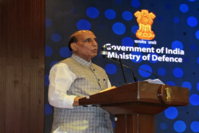 Air Force needs to increase capacity for future wars says Rajnath singh  Rajnath Singh addressed a conference of senior commanders of the Air Force  Rajnath Singh on Air Force news  Rajnath Singh Praised the Air Force  etv bharat urdu news  فضائیہ کو مستقبل کی جنگوں کے لیے صلاحیت میں اضافہ کرنا ہوگا  مرکزی وزیر دفاع راج ناتھ سنگھ  جدید ترین ٹیکنالوجی کی مدد سے اپنی صلاحیت کو بڑھانے کی ضرورت  فضائیہ کے اعلیٰ کمانڈروں کی کانفرنس  اسٹیک ہولڈرز کی آراء پر توجہ دیے جانے کی ضرورت