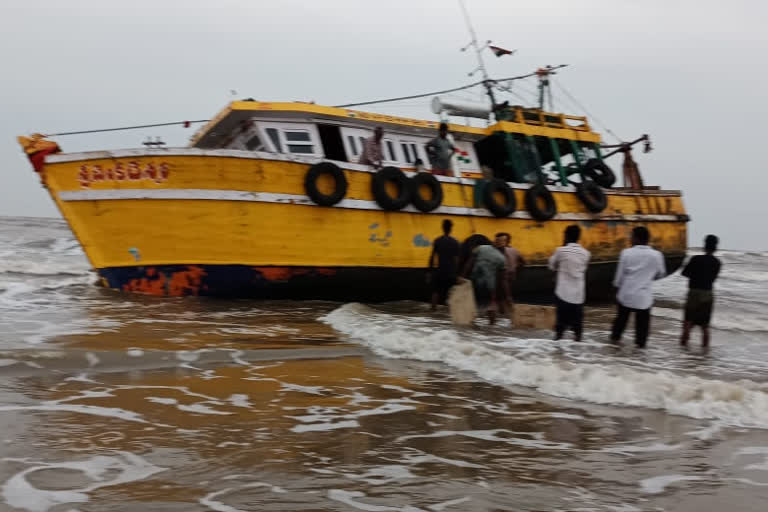 అంతర్వేదిలో బోటు ప్రమాదం