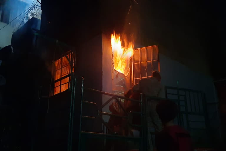 Fire breaks out in flat in Vikas Nagar of shimla