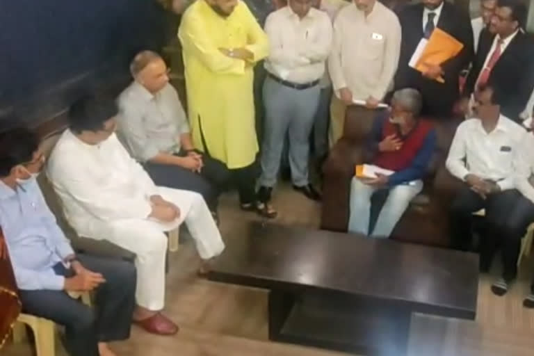 ST Workers Meet Raj Thackeray