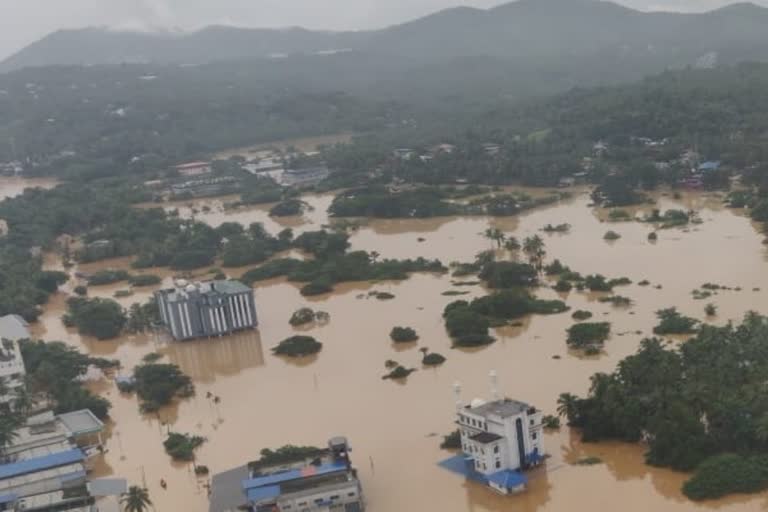 Flood  Flood news  CAG Report  CAG Report news  controller and auditor general report  CAG report on flood control  പ്രളയക്കെടുതി  kerala flood  kerala flood 2018  പ്രളയം  സിഎജി റിപ്പോര്‍ട്ട്  ൺട്രോളര്‍ ആന്‍റ് ഓഡിറ്റര്‍ ജനറല്‍ റിപ്പോര്‍ട്ട്  ഫ്ലഡ് ഹസാര്‍ഡ് മാപ്പ്