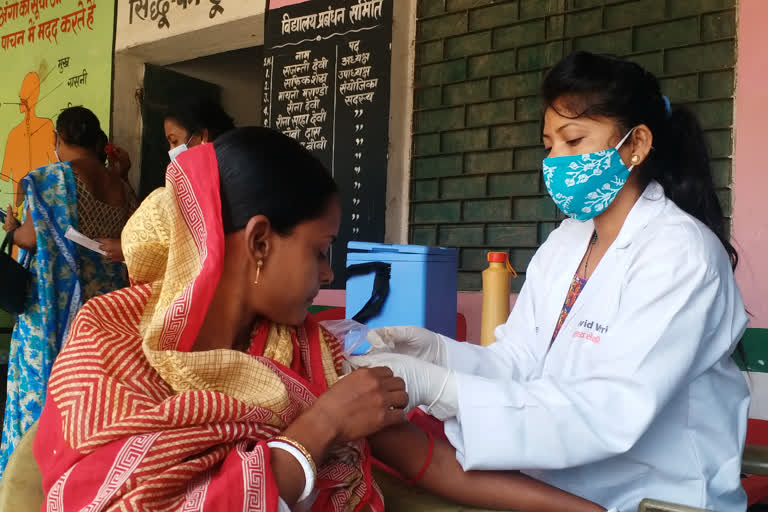 Vaccination campaign in Pakur