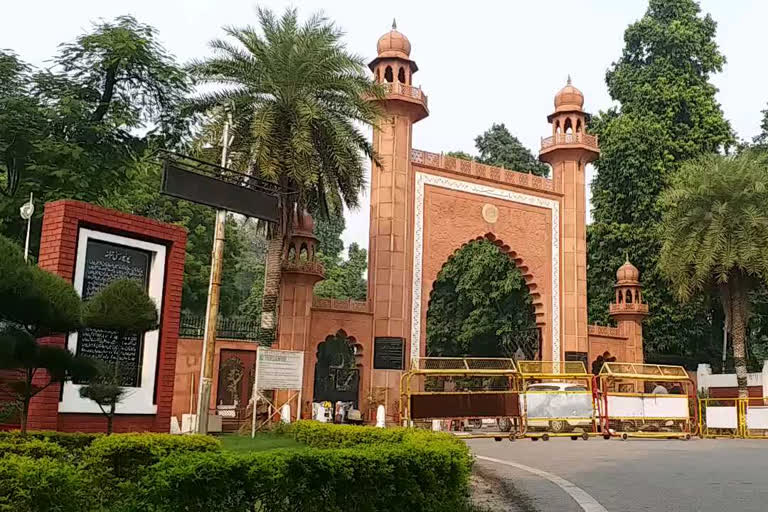 Not following the instructions of the AMU Registrar regarding Urdu