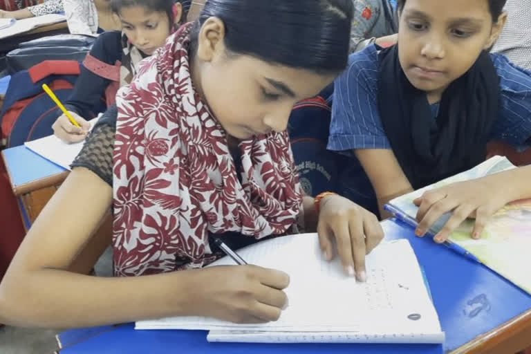 girls from majority community choose urdu language as subject