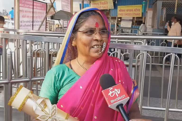 पद्मश्री पुरस्काराने सन्मान झाल्यानंतर राहीबाई पोपेरे प्रथमच पोहचल्या ...