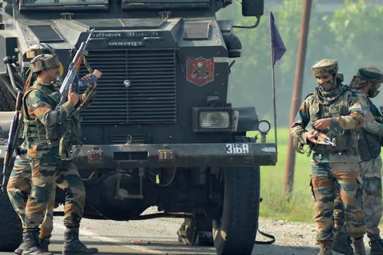 Commanding Officer of an Assam Rifles  terrorists in Singhat sub-division of Manipur  Churachandpur district  അസം റൈഫിൾസ് യൂണിറ്റ്  വാഹനത്തിന് നേരേ ഭീകരാക്രമണം  മണിപ്പൂരിലെ സിംഗാട്ട് സബ് ഡിവിഷന്‍