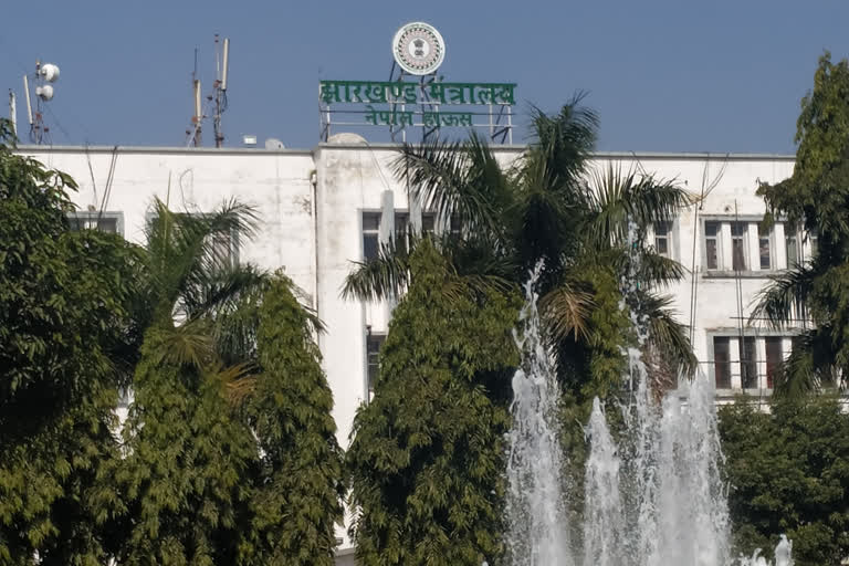 first district to get 100 percent green ration card