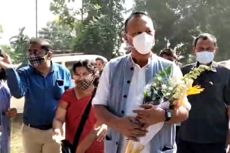 MP Pradyut Bardoloi intercts with Navodaya Vidyalaya students on Childrens Day