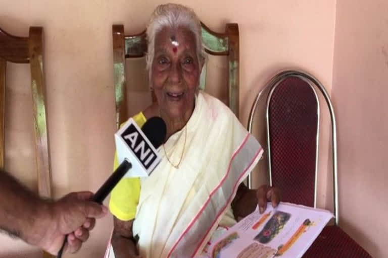 104 year old woman scores 89 out of 100 in literacy test