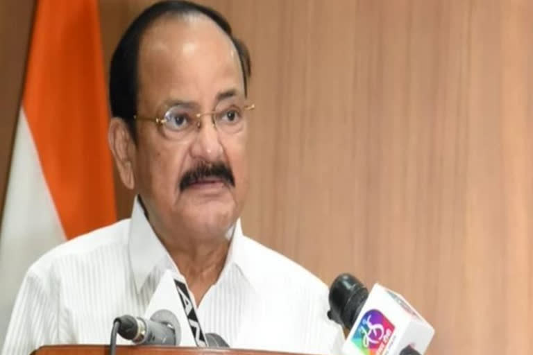 venkaiah-naidu-greets-media-professionals-on-national-press-day