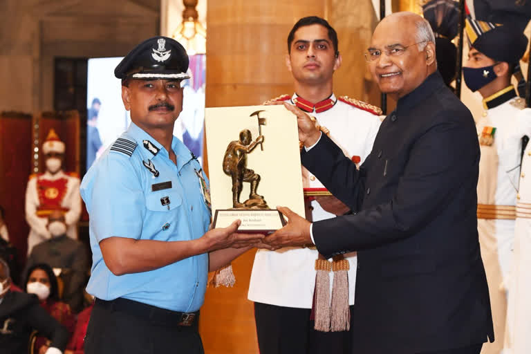 Indian Air Force Team Captain Jai Kisan has been awarded with Tenzing Narge Lifetime National Mountaineering Award