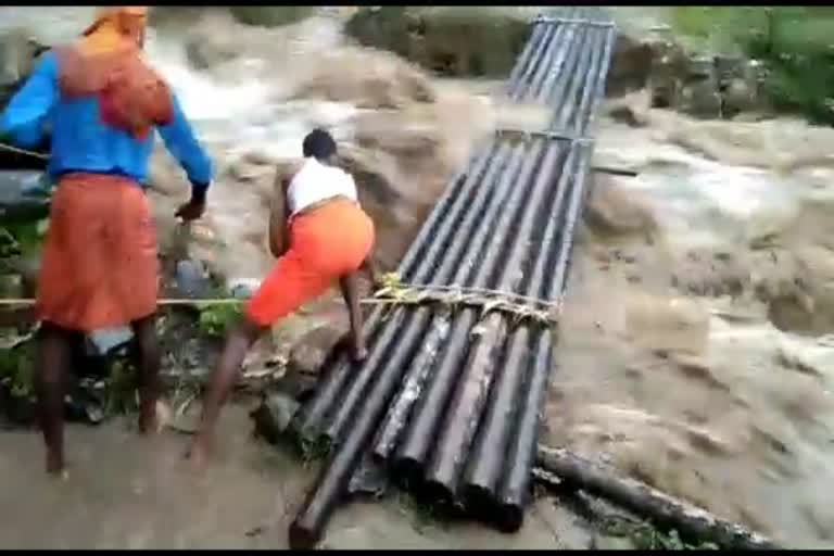 belthangady people trying to save small bridges due to fear of flood