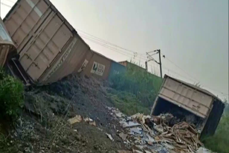 8 wagons of container train derail near Chandauli in uttar pradesh