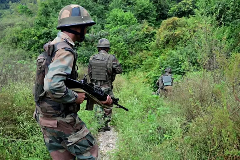 Kulgam in Kashmir  security forces news  Four militants killed in Kulgam  Kulgam encounter  കശ്മീരില്‍ ആക്രമണം  കുല്‍ഗാമില്‍ ആക്രമണം  കശ്മീരില്‍ തീവ്രവാദി ആക്രമണം  കശ്മീരില്‍ തീവ്രവാദി ആക്രമണം ഏറ്റവും പുതിയ വാര്‍ത്ത