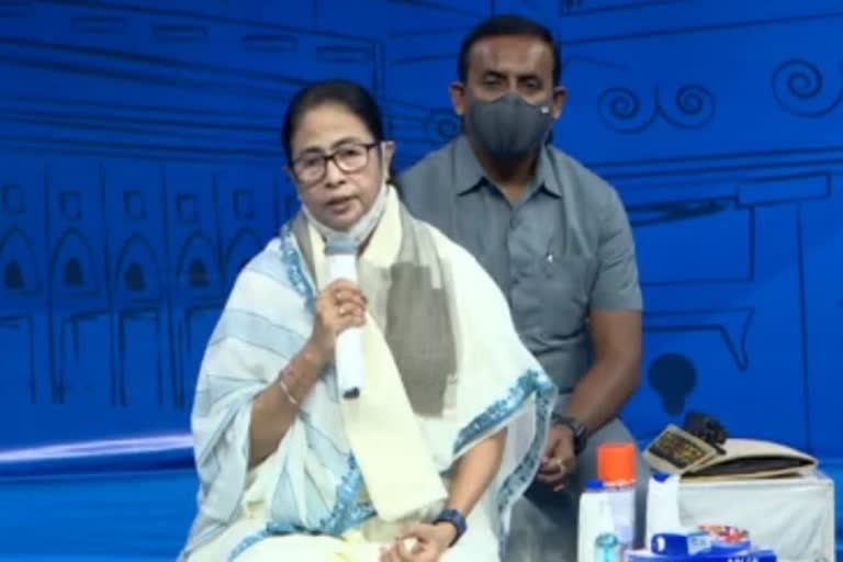 mamata-banerjee-unhappy-with-municipality-work-gives-strong-message-on-north-24-parganas-administrative-meeting