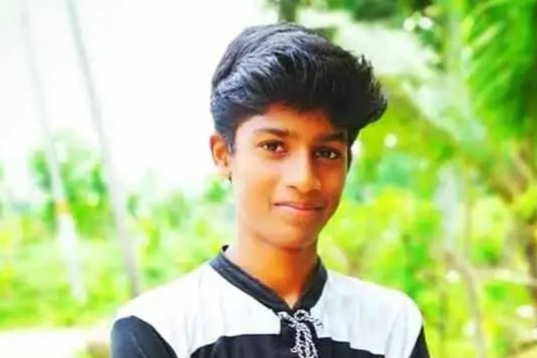 തുമ്പമണില്‍ വിദ്യാര്‍ഥി മുങ്ങിമരിച്ചു  Student drowns in Thumpaman  Student drowns news  Student drowns in Thumpaman news  കുളിക്കാനിറങ്ങിയ പ്ലസ് ടു വിദ്യാര്‍ഥി മുങ്ങി മരിച്ചു  പ്ലസ് ടു വിദ്യാര്‍ഥി മുങ്ങി മരിച്ചു  തുമ്പമണ്‍ നോര്‍ത്ത് ഗവ: ഹയര്‍ സെക്കന്‍ഡറി സ്‌കൂള്‍  തുമ്പമണ്‍ നോര്‍ത്ത് ഗവ: ഹയര്‍ സെക്കന്‍ഡറി സ്‌കൂളിലെ വിദ്യാര്‍ഥി മുങ്ങിമരിച്ചു