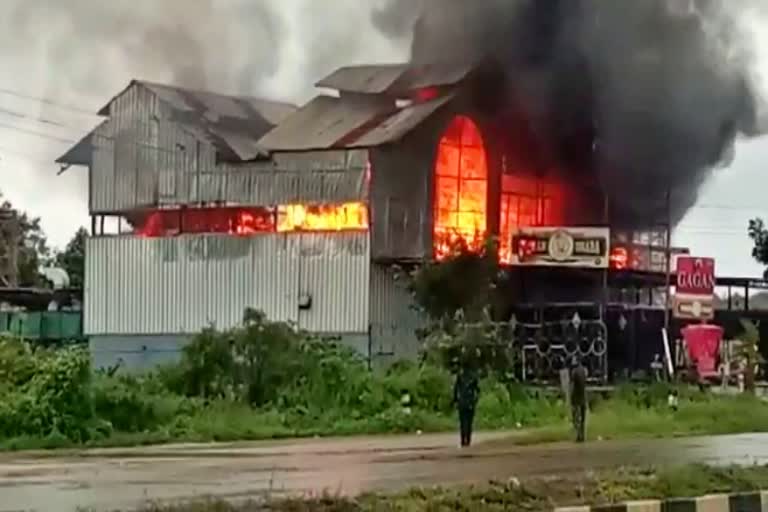 Dhaba catch fire by short circuit in Devanahalli