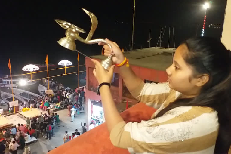 Varanasi: Girls to perform Dev Deepawali aarti as Chief Priest for the first time.