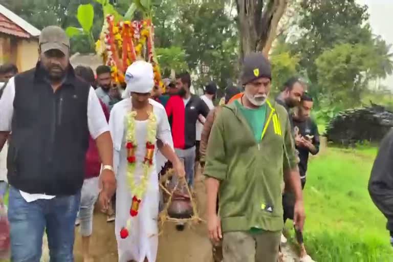 duniya-vijay-father-funeral-in-anekal