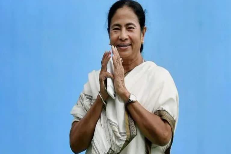 Mamata on Centre's decision to repeal three farm laws  Mamata response on repeal three farm laws  repeal three farm laws  farm laws repeal  Mamatha Banerjee news  Mamatha Banerjee  Centre's decision to repeal three farm laws news  Mamata on Centre's decision  Mamata congratulated farmers  mamatha Banerjee on farmers victory  This is YOUR VICTORY says mamatha Banerjee  bengal CM response on farm laws repeal  farm laws repeal news  മമത ബാനർജി പുതിയ വാർത്ത  ബിജെപിയുടെ ക്രൂരതയെ കർഷകർ പേടിച്ചില്ല  കർഷകരെ അഭിനന്ദിച്ച് മമത ബാനർജി  മമത ബാനർജി വാർത്ത  കർഷകരുടെ വിജയമെന്ന് മമത ബാനർജി  കാർഷിക നിയമങ്ങൾ പിൻവലിച്ചു  കർഷകർ നയിച്ചത് ശക്തമായ പ്രതിഷേധം  ബംഗാൾ മുഖ്യമന്ത്രി മമത ബാനർജി  ബംഗാൾ മുഖ്യമന്ത്രി മമത ബാനർജി വാർത്ത  ബിജെപിയുടെ ക്രൂരതകളിൽ കർഷകർ തളർന്നില്ല  കർഷകരെ അഭിനന്ദിച്ച് മമത ബാനർജി