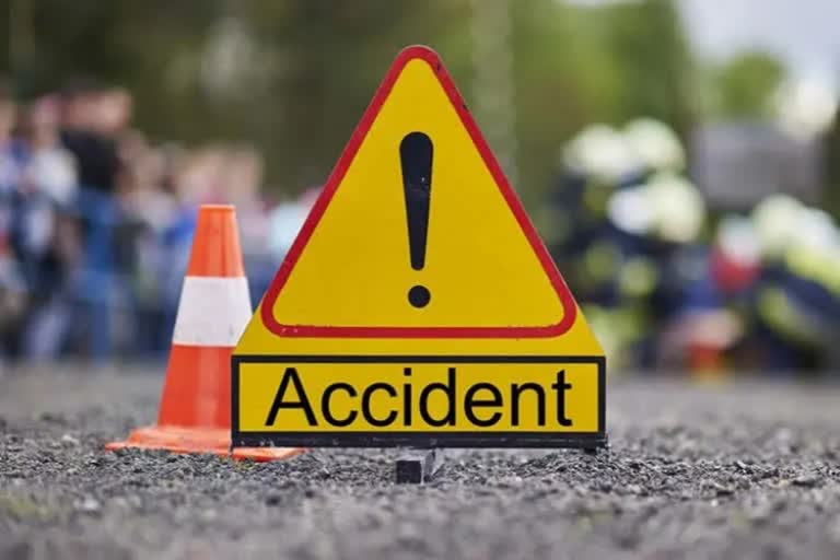 Karnataka: Five people including two minor children killed in a road accident in Mandya