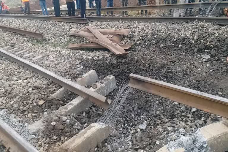 Maoists-allegedly-blow-up-railway-track-in-jharkhand