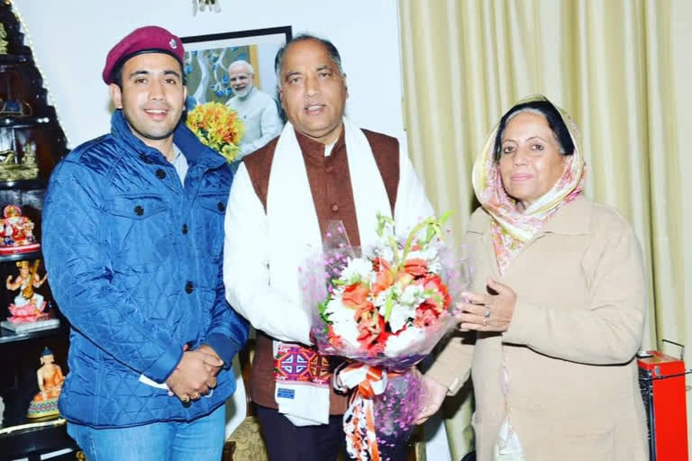 Pratibha Singh and Vikramaditya Singh reached oakover shimla to meet CM Jairam