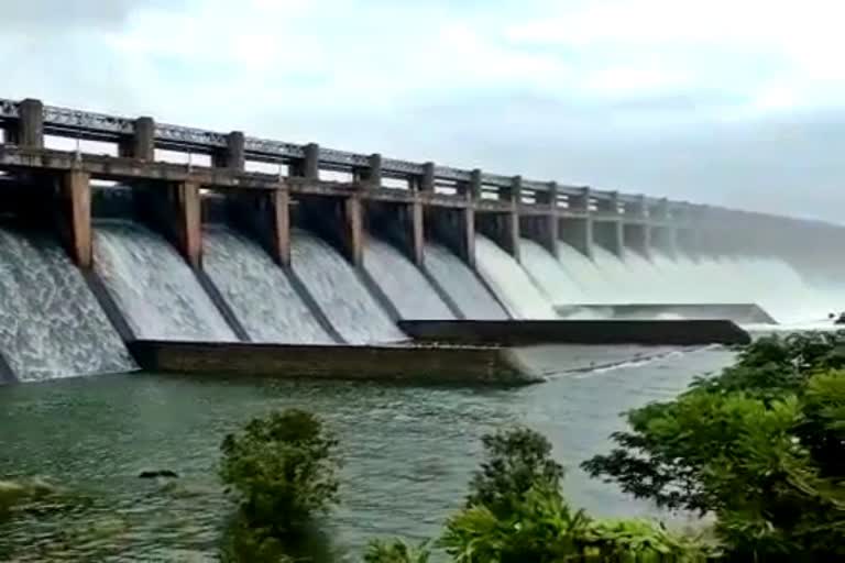 1-lakh-cusec-water-released-from-tungabhadra-dam