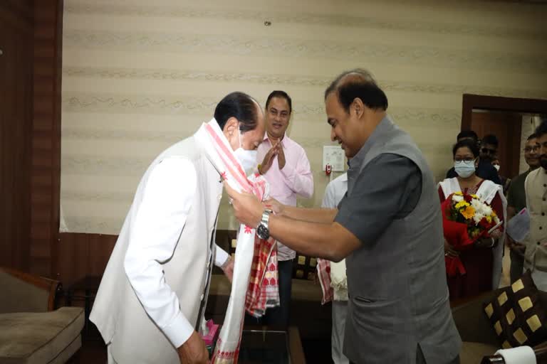 chief-minister-dr-himanta-biswa-sharma-meets-nagaland-cm-in-jorhat