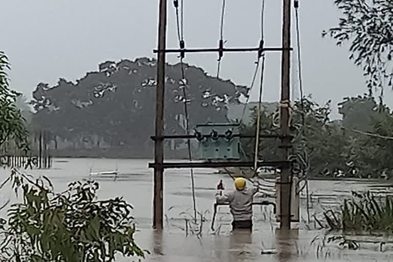 lineman-missed-huge-disaster-by-removing-tc-pews-in-lake