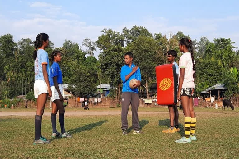 Tribal girls in Jalpaiguri