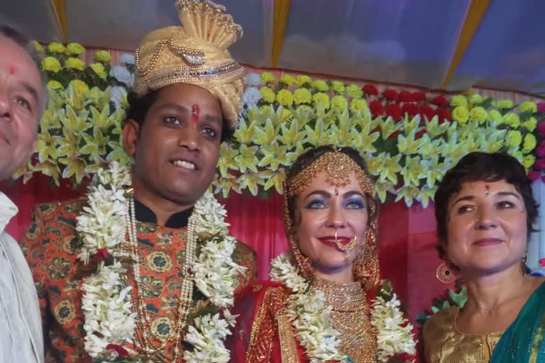 बेगूसराय में फांसीसी दुल्हन और भारतीय दुल्हे की शादी