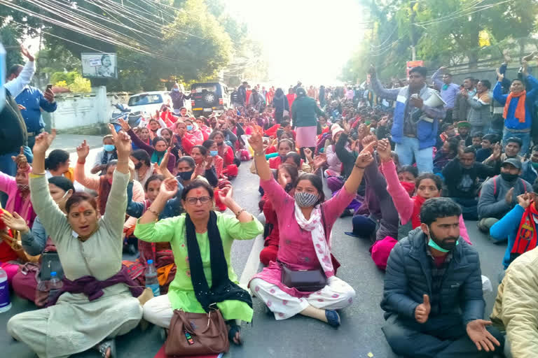 shiksha prerak march to secretariat demand adjustment