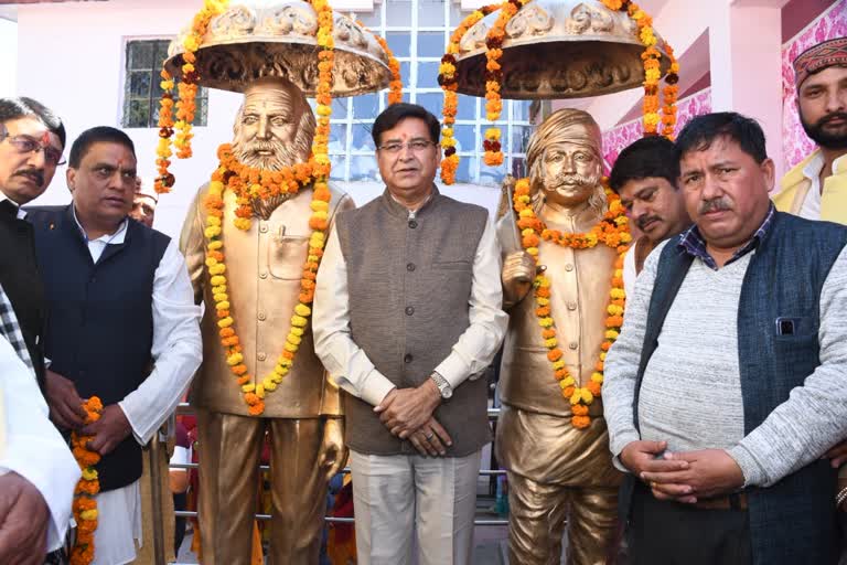 Inaugaration of Indramani Badoni and Madho Singh Bhandari idols in rudraprayag