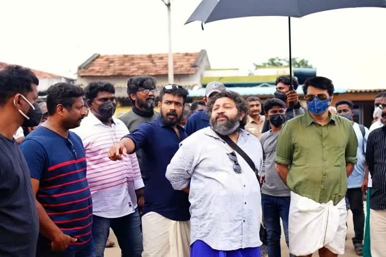 Lijo Jose with Mammootty  Nanpakal Nerathu Mayakkam  Lijo Jose Mammootty new movie  Peranbu  Puzhu  Nanpakal Nerathu Mayakkam release  Mammootty movie CBI 5  Vinay Fort  Chemban Vinod  Joju George  Jaffer Idukki  ലിജോ ജോസ്‌ ഇനി മമ്മൂട്ടിക്കൊപ്പം  ചുരുളിക്ക് ശേഷം നന്‍പകല്‍ നേരത്ത് മയക്കം  Churuli  Lijo Jose Pellissery  Mammootty  മമ്മൂട്ടി  ലിജോ ജോസ്‌  Mammootty Company  മമ്മൂട്ടി കമ്പനി  ചുരുളി  മലയാള സിനിമ  മലയാള സിനിമാ താരങ്ങള്‍  Malayalam movie news  Malayalam Entertainment news  Malayalam film news  Malayalam celebrity news