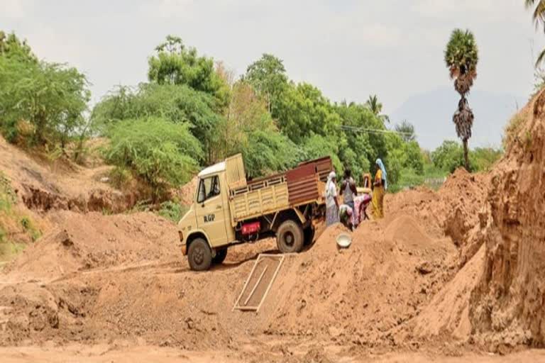 சட்டவிரோத மணல் குவாரி விவகாரம்