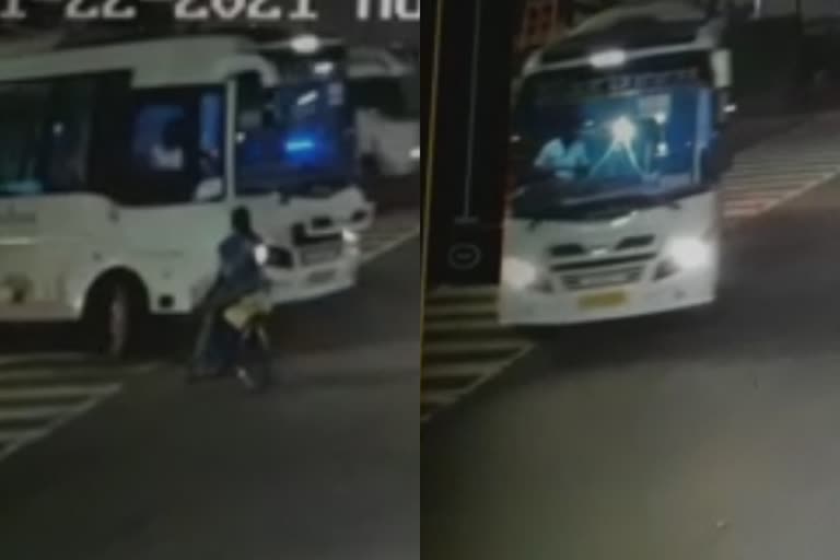 Velacherry Accident CCTV Video, வேளச்சேரி விபத்து சிசிடிவி காட்சிகள்