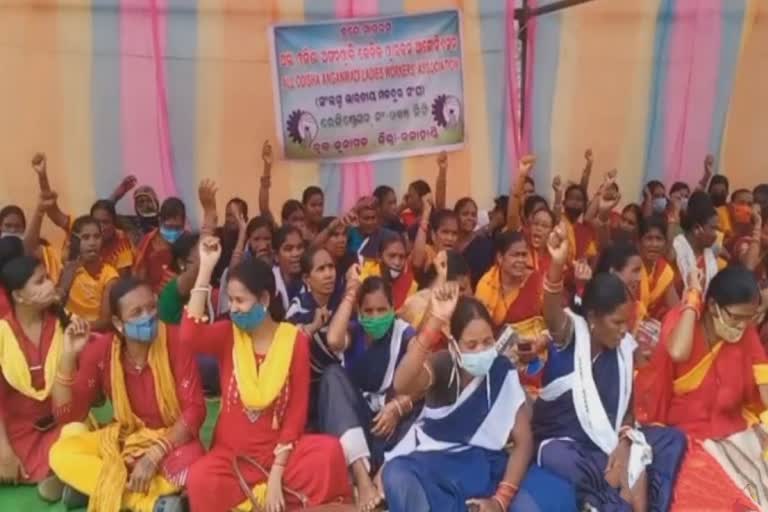 All Odisha Anganwadi ladies workers association demand salary hike