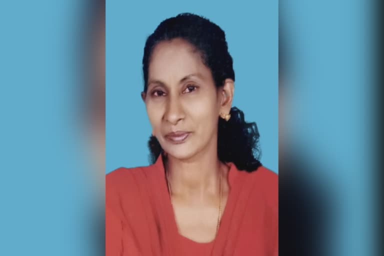 pala road accident  woman died in kottayam  accident death pala  scooter hits jeep  Ettumanoor-Punjaar national highway  പാലാ അപകടം  കോട്ടയത്ത് റോഡ്‌ അപകടം  ജീപ്പിന് പിന്നില്‍ സ്‌കൂട്ടര്‍ ഇടിച്ച് വീട്ടമ്മ മരിച്ചു  ഏറ്റുമാനൂര്‍-പൂഞ്ഞാര്‍ സംസ്ഥാന പാതയില്‍ അപകടം  kerala news updates  latest news etv bharat