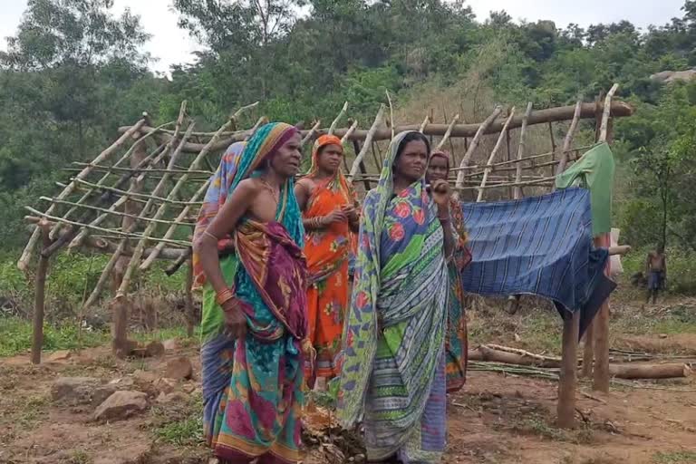 under developed village nuagaon: ଶିକ୍ଷା, ସ୍ୱାସ୍ଥ୍ୟ ଠାରୁ ବହୁ ଦୂରରେ