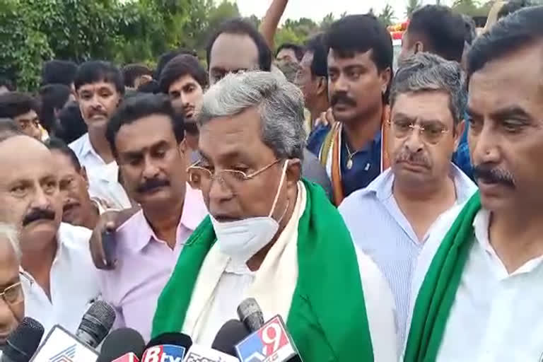 When I was CM, I  give 25,000 rs  per acre: CM Siddaramaiah